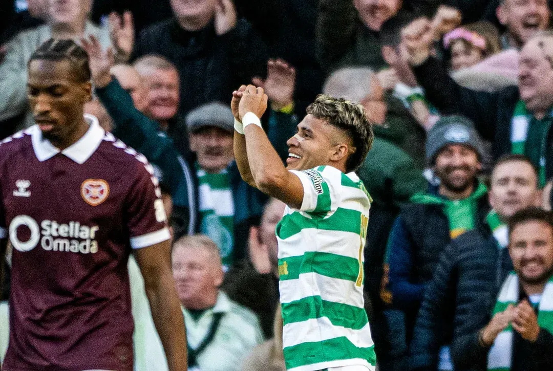 Celtic 'atropela' Hearts com goleada à antiga
